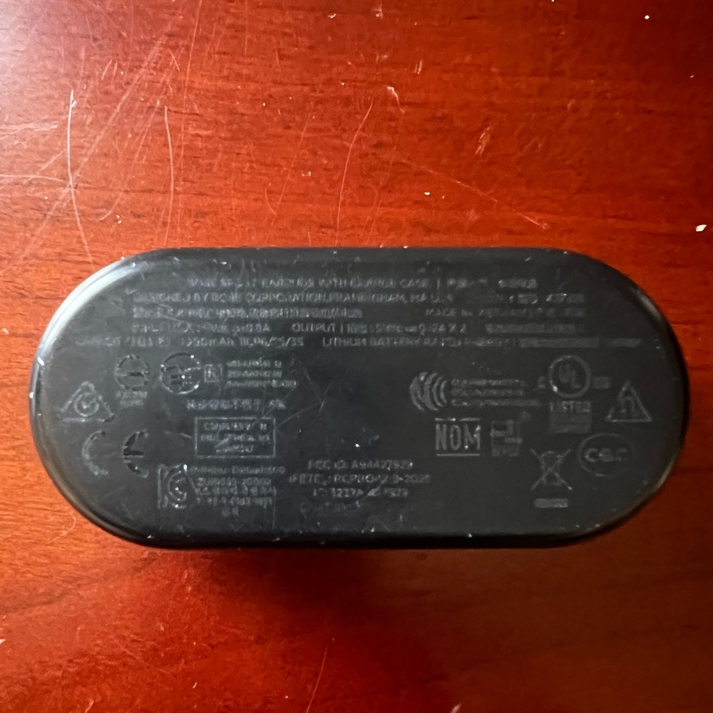Bose Sport earbuds spare charging case only 427929 - Picture 4 of 4